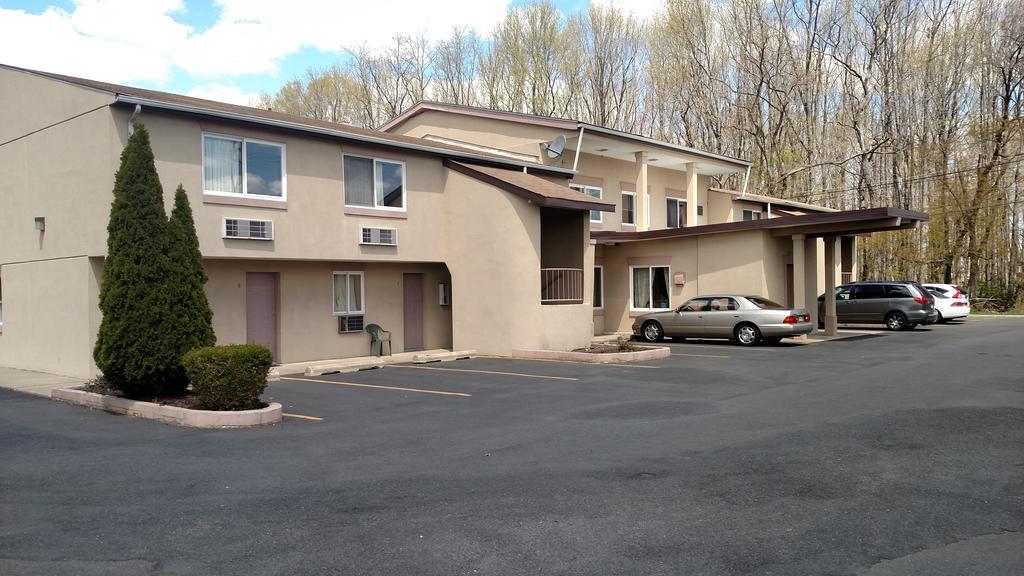 Colonade Motel East Windsor Exterior foto